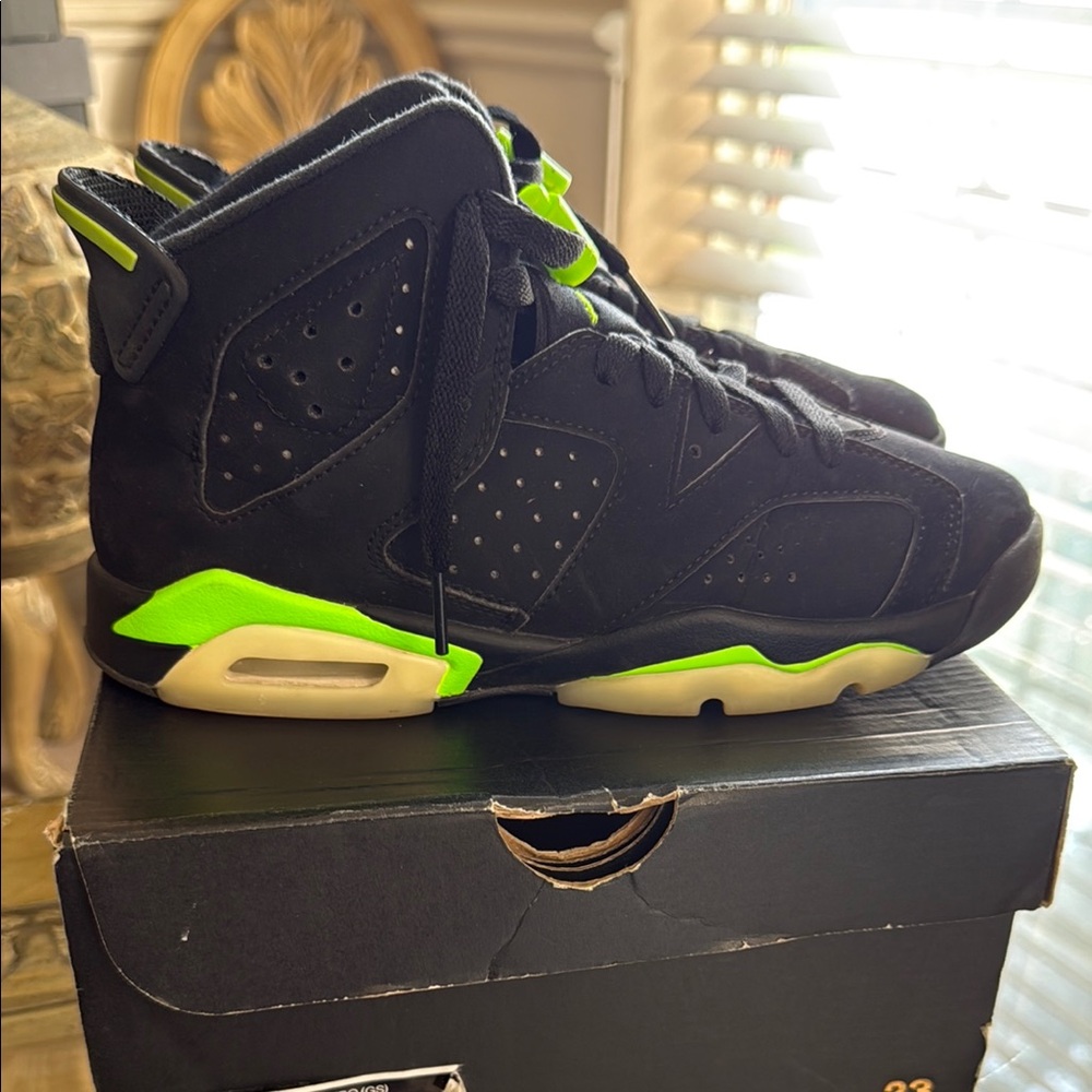 Jordan Retro 6 Black and Neon Green Sneakers - Picture 3 of 9